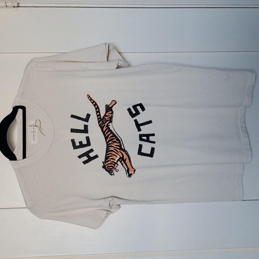 imogene + willie Cream Tee with Tiger Graphic